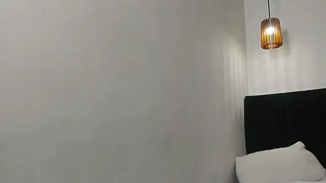 dolly zoe online show from February 18, 5:05 am