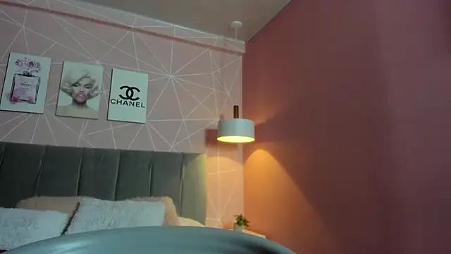 dolly zoe online show from February 20, 3:03 am