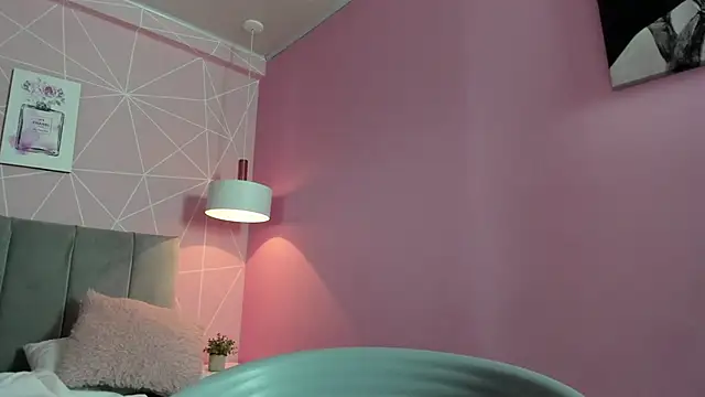 dolly zoe online show from March 8, 12:22 am
