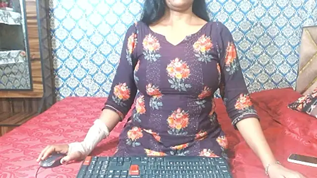 nikitahot3 online show from October 31, 2:24 pm