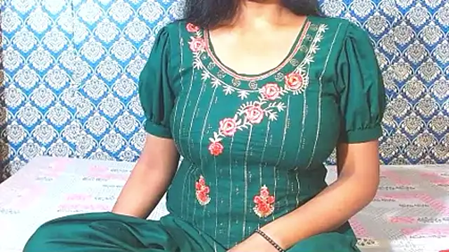 nikitahot3 online show from April 9, 12:56 am