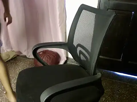 savage laura online show from February 3, 8:08 am