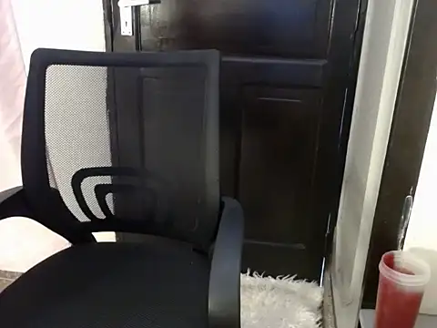 Snapshot of savage_laura chatting on November 4, 2:10 pm savage laura online show from November 4, 2:10 pm