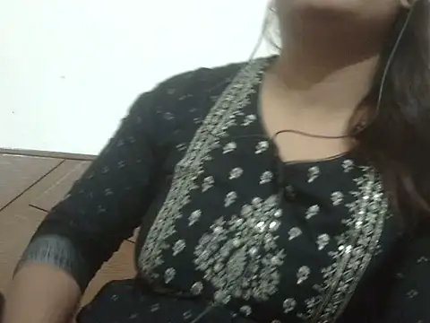 Snapshot of shekira99 chatting on June 22, 2:14 pm shekira99 online show from June 22, 2:14 pm