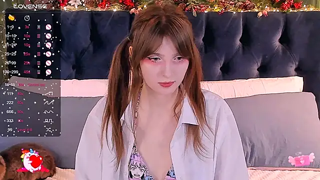 Snapshot of AliceLanley chatting on January 29, 11:20 am AliceLanley online show from January 29, 11:20 am