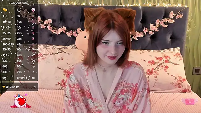 Snapshot of AliceLanley chatting on September 28, 12:34 pm AliceLanley online show from September 28, 12:34 pm