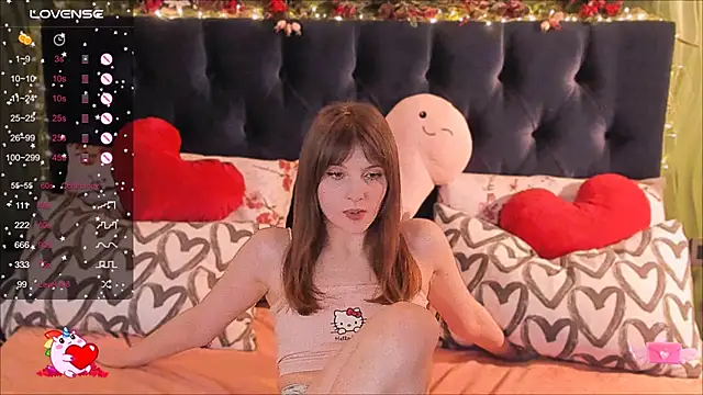 Snapshot of AliceLanley chatting on February 26, 11:43 am AliceLanley online show from February 26, 11:43 am