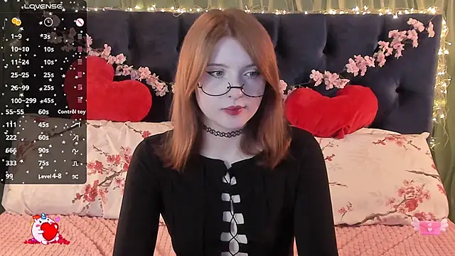 AliceLanley online show from March 26, 11:19 am