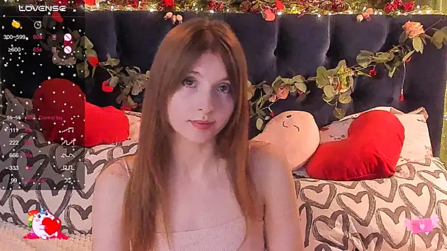 Snapshot of AliceLanley chatting on February 19, 2:33 pm AliceLanley online show from February 19, 2:33 pm