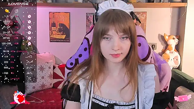 Snapshot of AliceLanley chatting on December 8, 2:30 pm AliceLanley online show from December 8, 2:30 pm