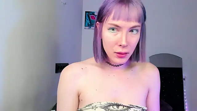 Snapshot of dollmore chatting on February 8, 6:27 pm dollmore online show from February 8, 6:27 pm