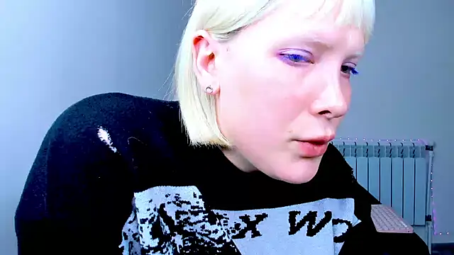 Snapshot of dollmore chatting on November 16, 7:02 am dollmore online show from November 16, 7:02 am