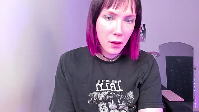 Snapshot of dollmore chatting on February 22, 8:10 pm dollmore online show from February 22, 8:10 pm