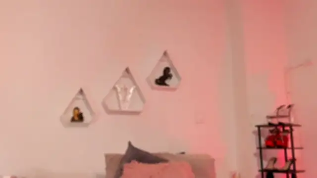 valerycolins online show from January 14, 3:43 am