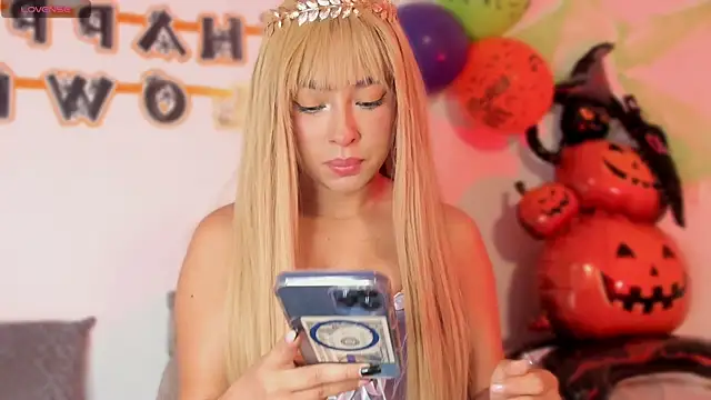 valerycolins online show from October 30, 5:17 am