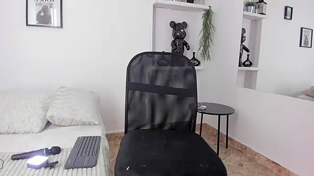 valerycolins online show from September 19, 2:15 am