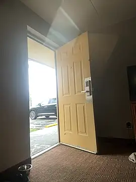 Stressreliever82 online show from April 4, 6:25 pm