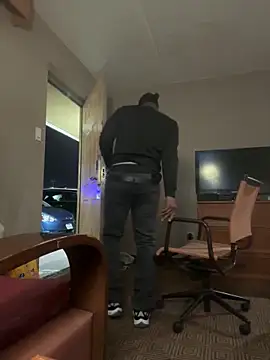 Stressreliever82 online show from April 7, 9:11 am