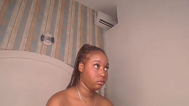 Snapshot of MichaelaCox chatting on June 26, 4:35 pm MichaelaCox online show from June 26, 4:35 pm