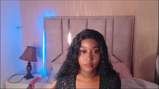 MichaelaCox online show from October 20, 7:36 pm