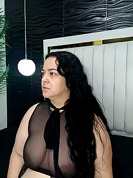 lucia vonne  online show from February 12, 11:40 am