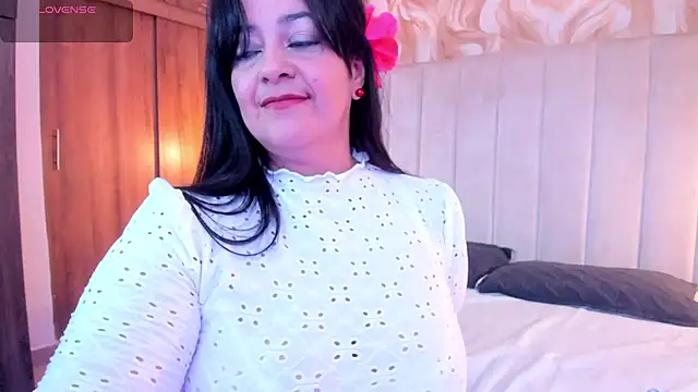 lucia vonne  online show from May 16, 8:19 pm