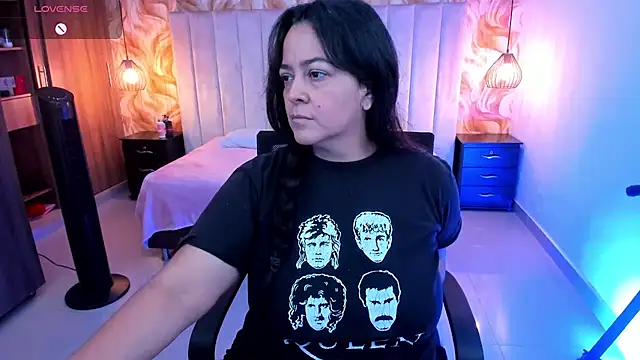 lucia vonne  online show from May 23, 7:35 pm