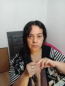 lucia vonne  online show from June 4, 3:11 am