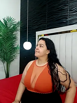 lucia vonne  online show from February 22, 11:57 am