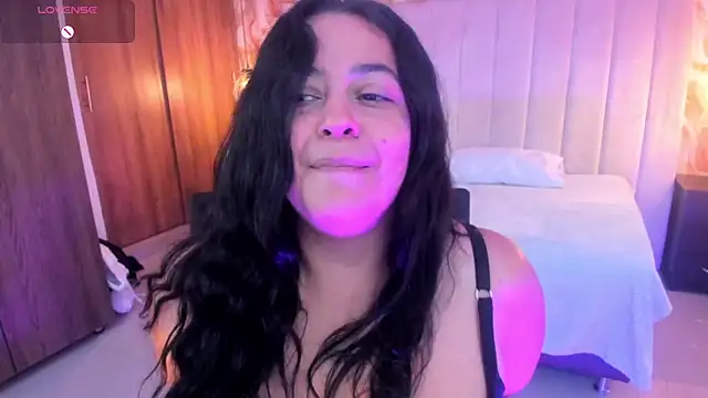 lucia vonne  online show from May 8, 7:50 pm