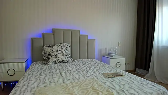 ooksiiii online show from February 9, 12:08 pm