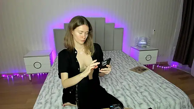 ooksiiii online show from January 28, 6:28 pm