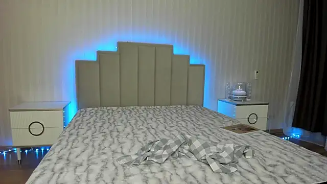 ooksiiii online show from January 30, 5:39 pm