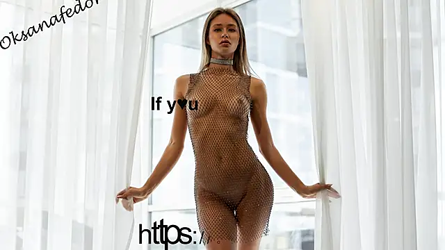 ooksiiii online show from December 13, 8:04 pm