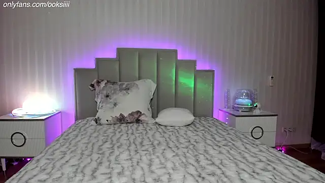 ooksiiii online show from January 12, 7:53 pm