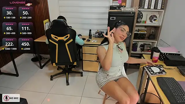 Office Naughty Girl online show from June 15, 8:41 pm