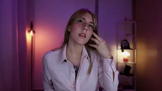 Dakotaa  online show from March 30, 1:40 am