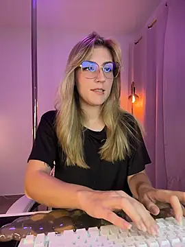 Dakotaa  online show from March 25, 1:06 am