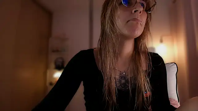 Snapshot of Dakotaa_ chatting on June 22, 2:50 am Dakotaa online show from June 22, 2:50 am