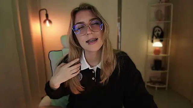 Dakotaa  online show from December 1, 4:13 am