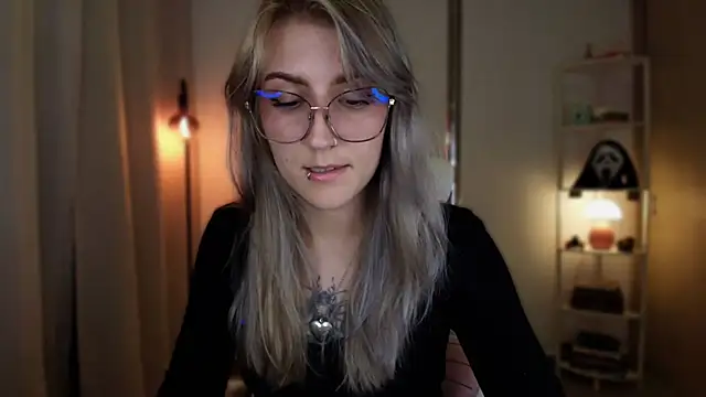 Dakotaa  online show from April 5, 12:50 am