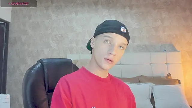 angelcortes online show from January 14, 9:51 pm