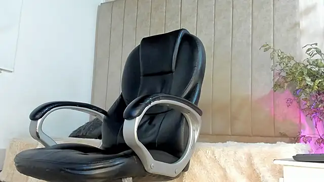 angelcortes online show from November 12, 8:56 pm