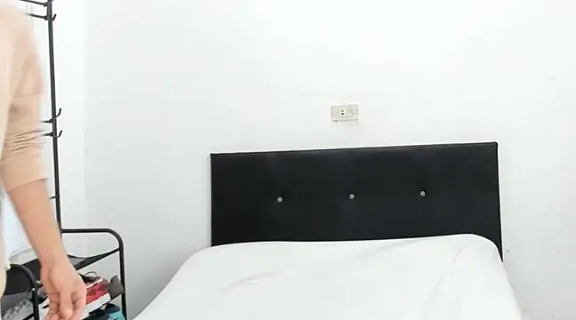 Snapshot of angelcortes chatting on December 26, 10:37 am angelcortes online show from December 26, 10:37 am