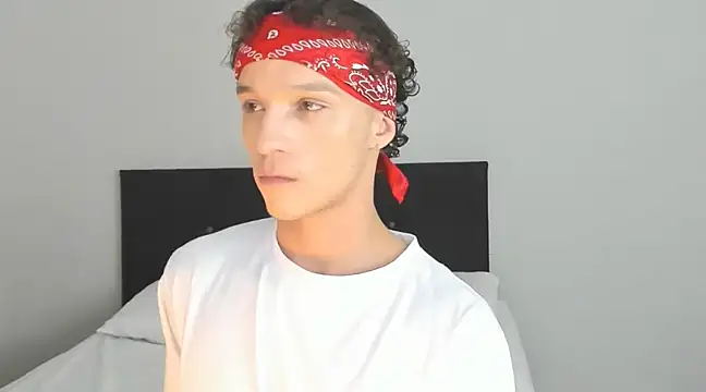 Snapshot of angelcortes chatting on March 3, 9:37 pm angelcortes online show from March 3, 9:37 pm