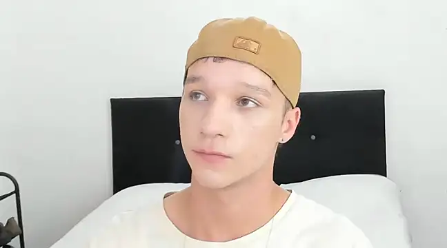 Snapshot of angelcortes chatting on December 28, 1:59 pm angelcortes online show from December 28, 1:59 pm