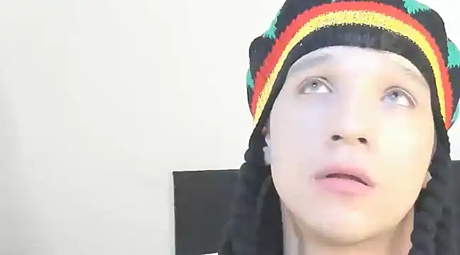 Snapshot of angelcortes chatting on December 6, 4:19 am angelcortes online show from December 6, 4:19 am