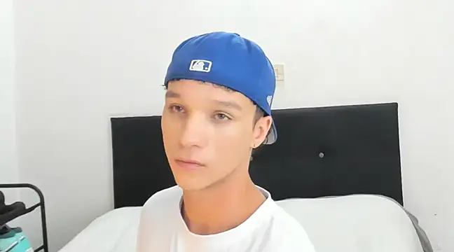 Snapshot of angelcortes chatting on January 10, 2:46 am angelcortes online show from January 10, 2:46 am