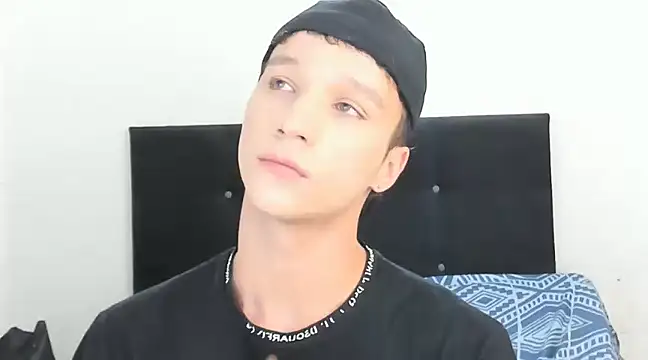 Snapshot of angelcortes chatting on January 17, 11:49 am angelcortes online show from January 17, 11:49 am