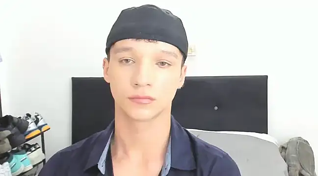 Snapshot of angelcortes chatting on January 6, 12:02 pm angelcortes online show from January 6, 12:02 pm